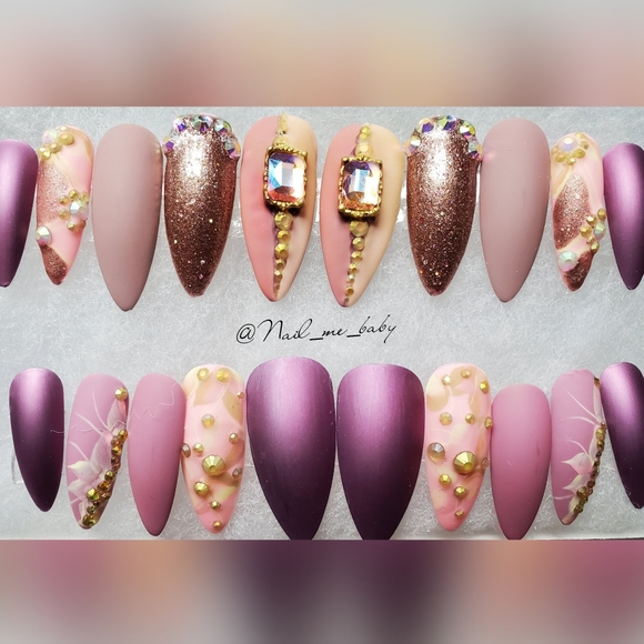 Luxurious Gel press-ons Nails - Picture 2 of 6